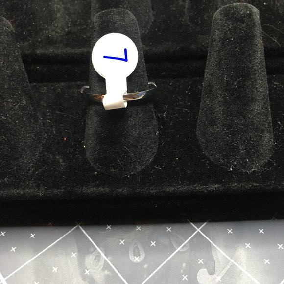 ring - Picture 3 of 4